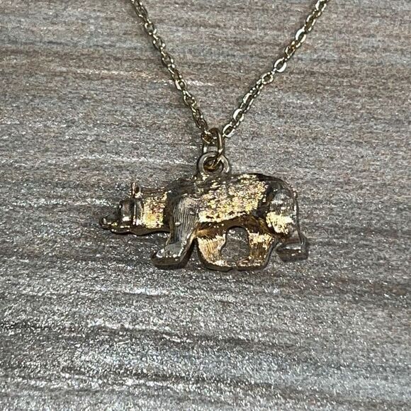Gold Tone Hand Crafted Bear Pendant On Chain - Picture 1 of 5